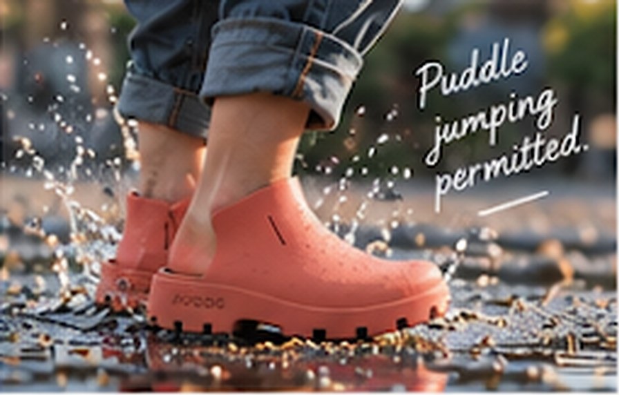 Coral PUDDS splashing through water